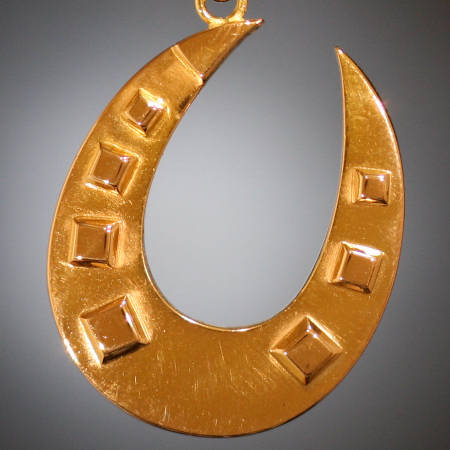Golden lucky horse shoe pendant