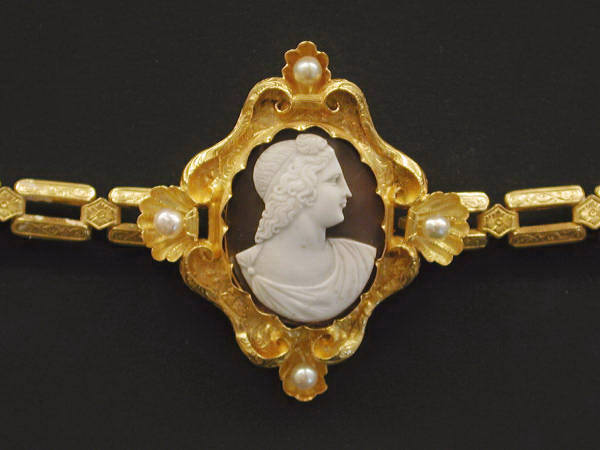 French Georgian antique golden cameo bracelet
