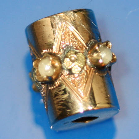 ROUND 18K BICOLOR GOLD FLOWER & PEARLS SLIDE