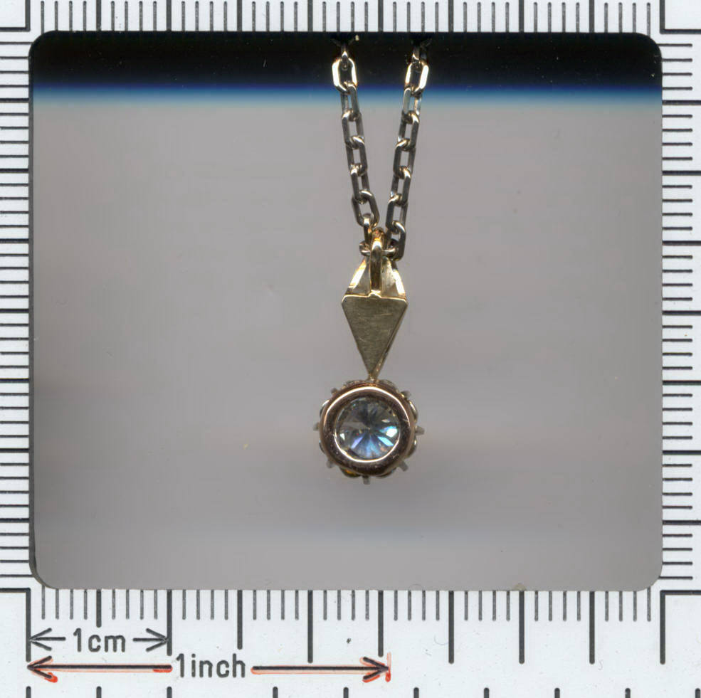 White gold Art Deco diamond pendant 0.35 crt