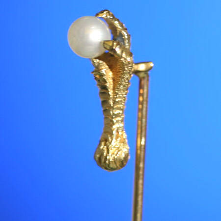 GOLDEN EAGLE CLAW HOLDING PEARL TIE PIN