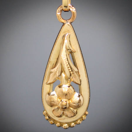 VICTORIAN GOLD FLOWER PENDANT