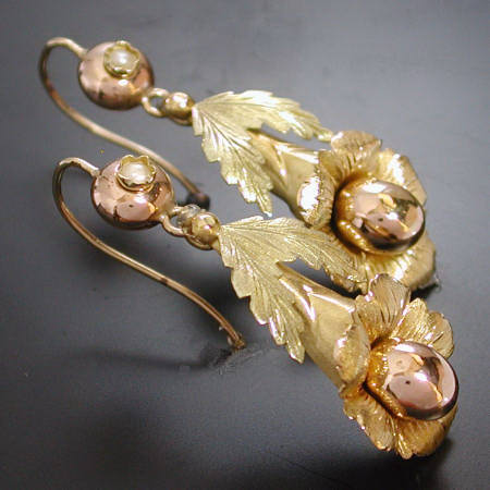 Unusual golden Victorian flowery earrings
