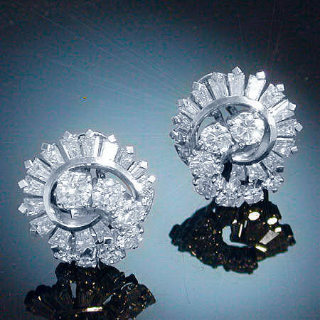 Stunning high quality diamond earclips