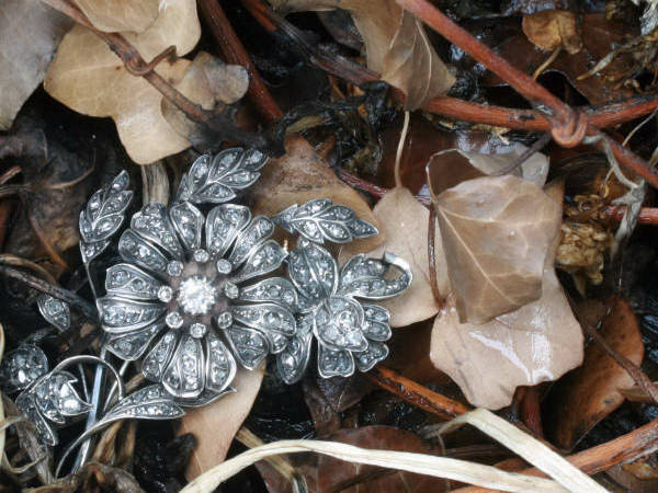 Huge Victorian rose cut diamond flower brooch (image 4 of 6)