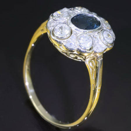 Art Deco Lady Di ring with brilliants and sapphire