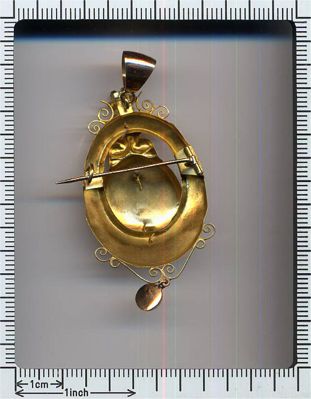Red gold Victorian pendant and brooch with seed pearls