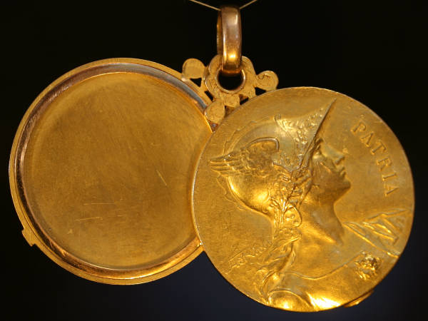 Big golden late Victorian French medallion/locket signed Rivet