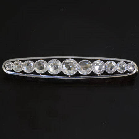 Interbellum estate bar brooch with in-line Dutch rose cut diamonds