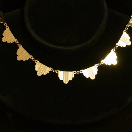 Yellow gold Art Deco bow necklace