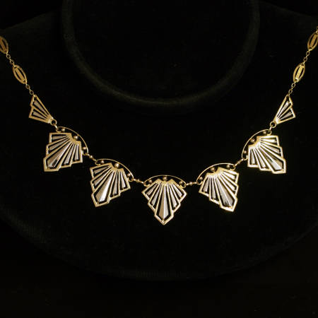 Elegant bi-color gold Art Deco bow necklace
