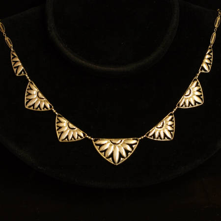 Flowery Art Deco golden bow necklace
