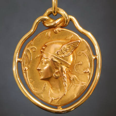 Gold antique pendant rooster and Hermes with winged helmet, signed Dropsy (image 2 of 4)