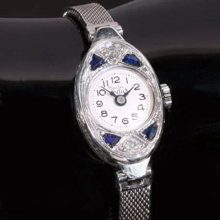 14K white golden Art Deco ladies wrist watch with diamonds and sapphires