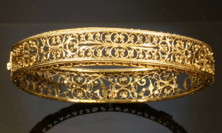 Amazing gold filigree Victorian bracelet from the Austro-Hungarian Empire (image 2 of 7)
