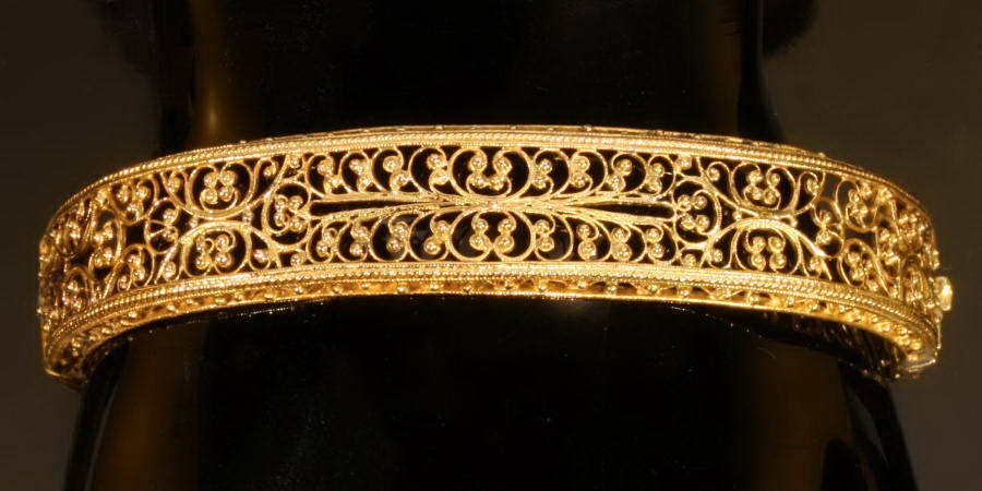 Amazing gold filigree Victorian bracelet from the Austro-Hungarian Empire (image 6 of 7)