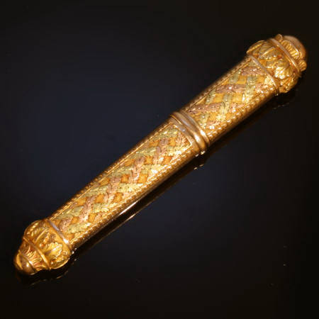 Impressive gold French pre Victorian needle case with original
