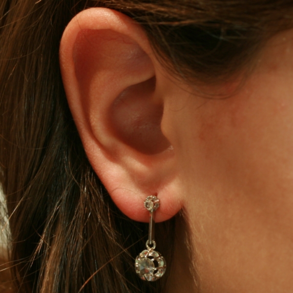 Vintage white gold dangle earrings set diamonds