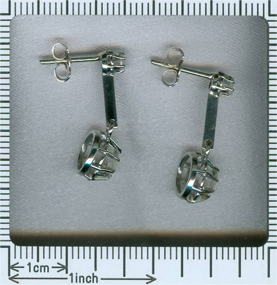 Vintage white gold dangle earrings set diamonds