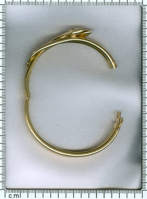 Antique gold double snakes bangle crafted in France (image 6 of 7)