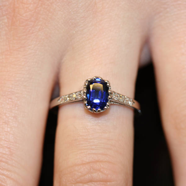 Platinum engagement ring with beautiful Kashmir sapphire (image 4 of 6)