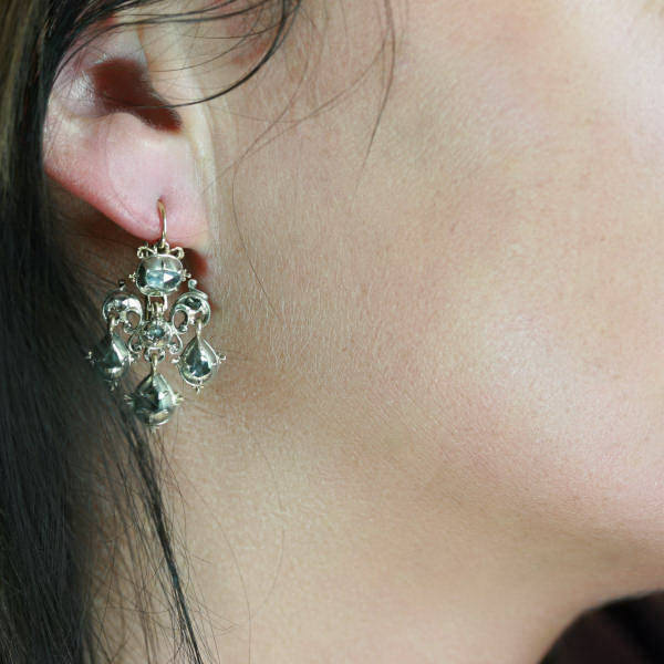 Royal pair of baroqueish Georgian chandelier rose cut diamond earrings (image 4 of 5)