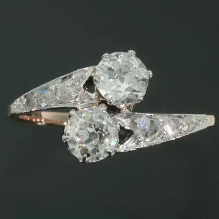 Old mine brilliant cut diamonds Victorian engagement ring, model toi et moi