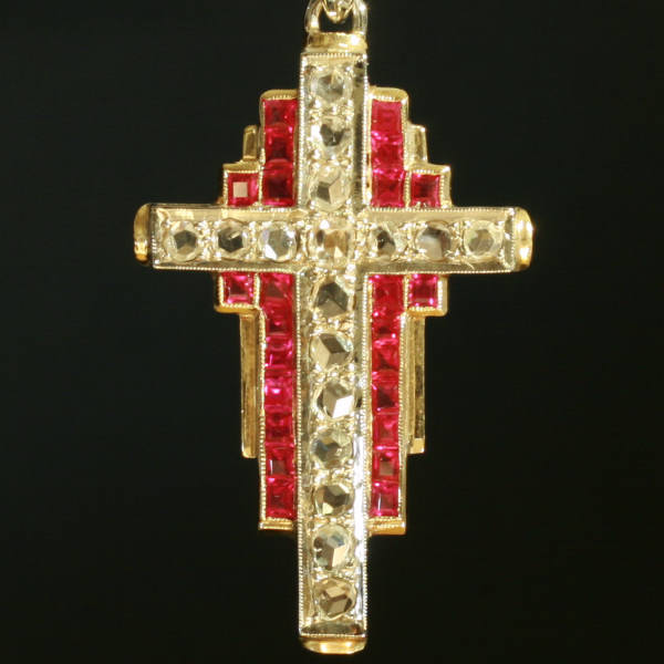 Retro cross with rose cut diamonds and rubies in white gold / yellow gold