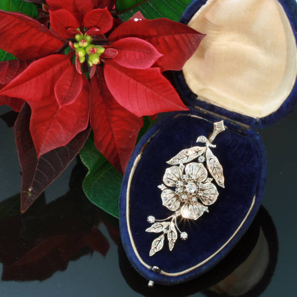 Beyond elegance!  Victorian pendant brooch completely covered with diamonds (image 3 of 5)