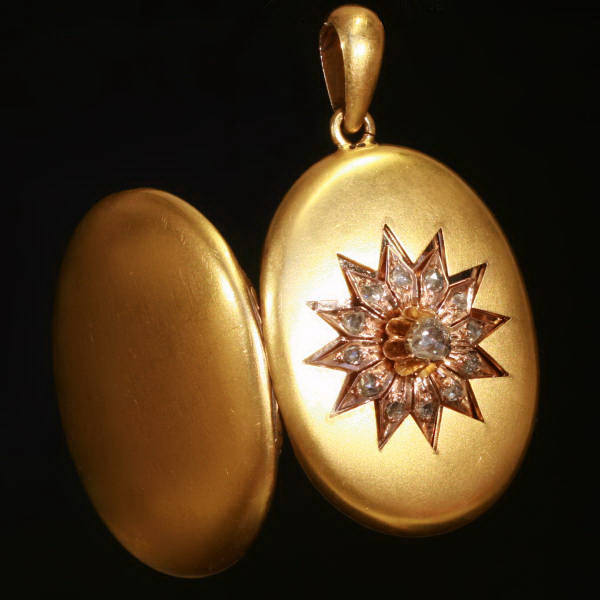 Magnificent two tone gold Victorian locket with rose cut diamond star motif (image 2 of 7)