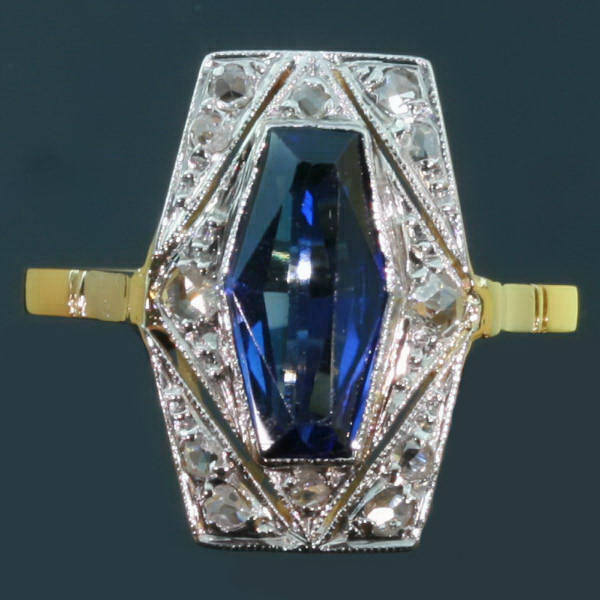 Sparkling Art Deco diamond and sapphire engagement ring