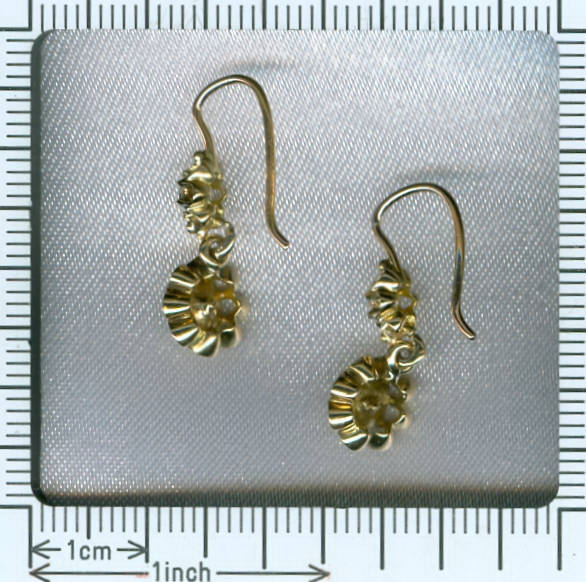 Yellow gold Victorian earrings with rose cut diamonds set on foil