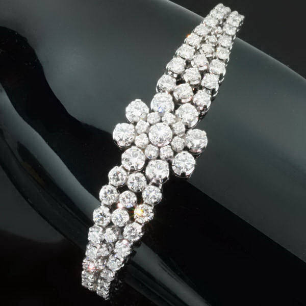 Diamond estate bracelet with over 10 carats of high class quality brilliants