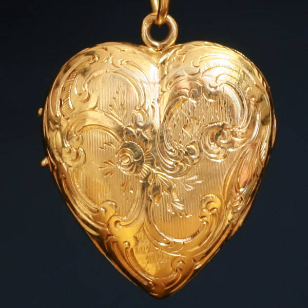 Skillfully engraved gold French Victorian heart shaped locket