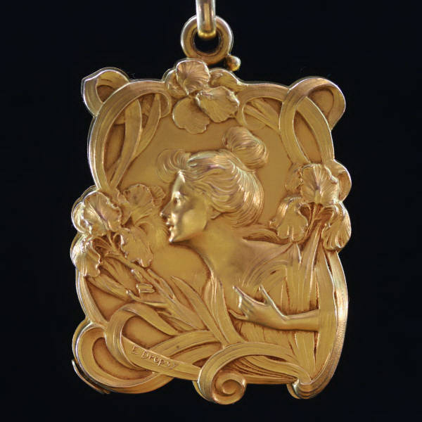 Magnificent Art Nouveau pendant signed E.Dropsy with sliding mirrors (image 2 of 9)