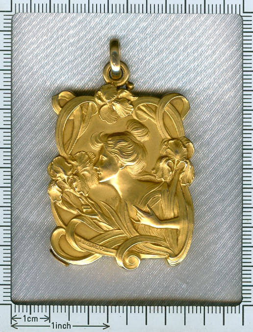 Magnificent Art Nouveau pendant signed E.Dropsy with sliding mirrors (image 7 of 9)