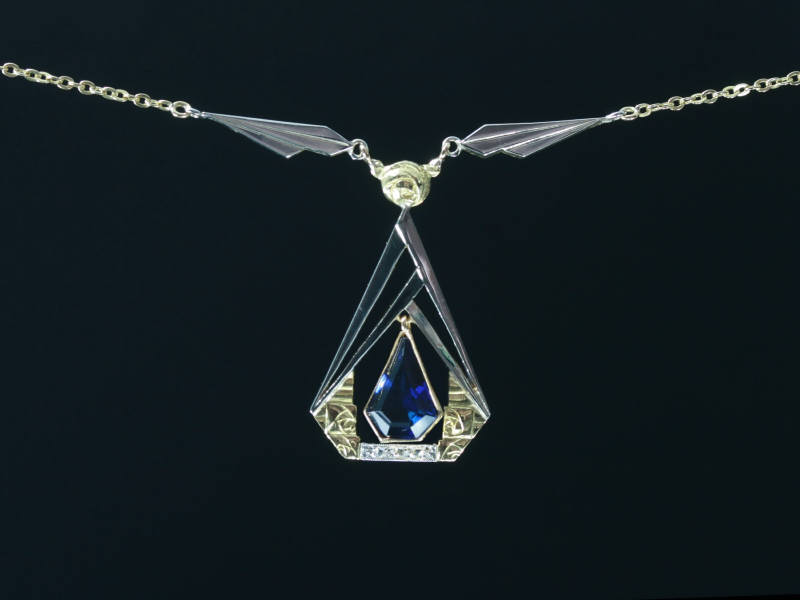 Art Deco blue sapphire pendant necklace made in France (image 3 of 5)