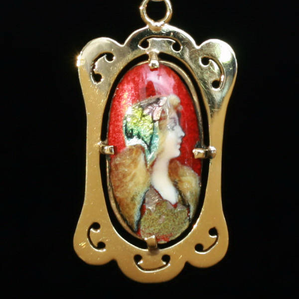 Vintage limoge enamel pendant mounted in gold