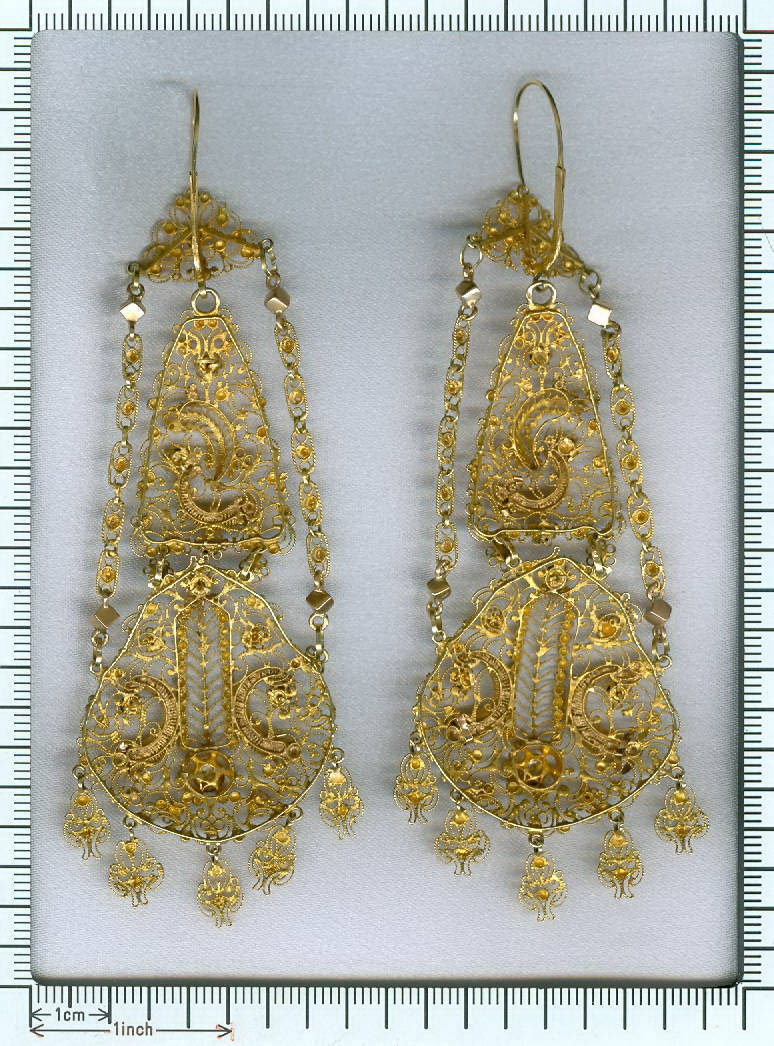 Antique gold filigree dangle earrings, high quality, Afbeeldingen door ...