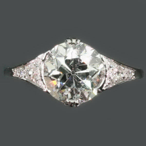 Art Deco engagement ring! Refined vintage diamond engagement ring in platinum