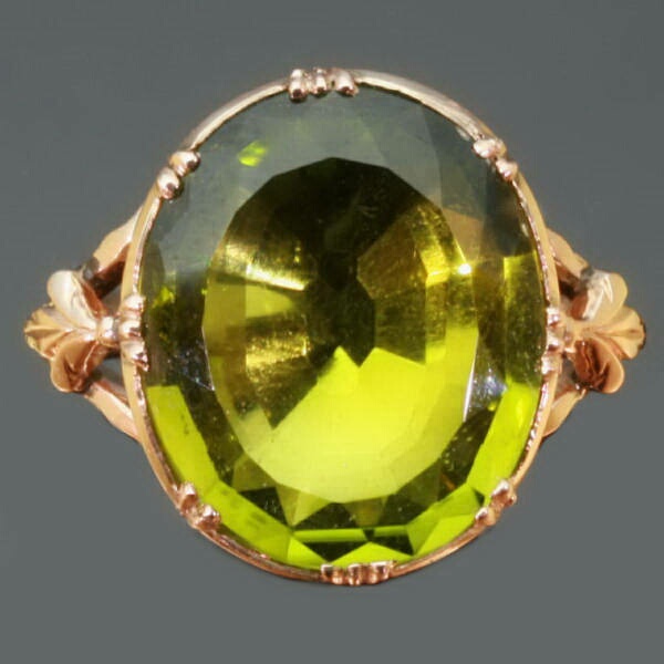 Early Victorian magnificent peridot red gold antique ring (image 1 of 10)