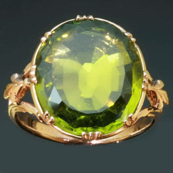 Early Victorian magnificent peridot red gold antique ring (image 2 of 10)