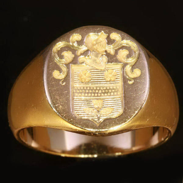 Antique gold estate signet ring seal ring mens family arms ring, Images ...