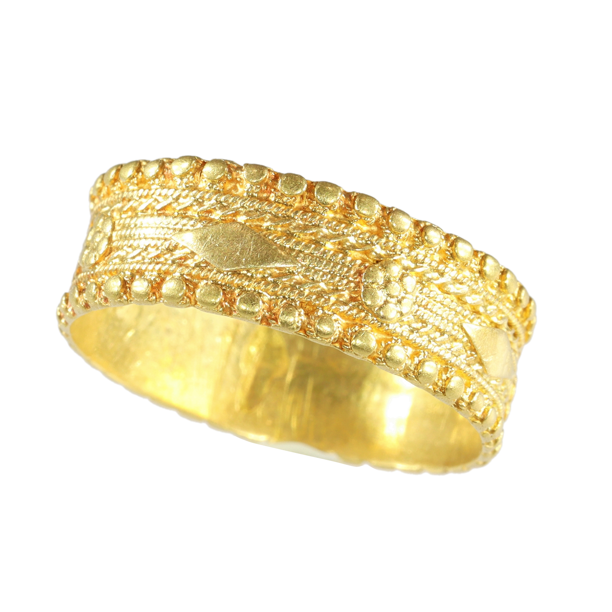 Antique 18K Gold Baroque Wedding Band, Circa 1700 – A Timeless Symbol of Love