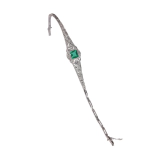 Refined 1920s Art Deco Emerald and Diamond Bracelet – Timeless Sophistication