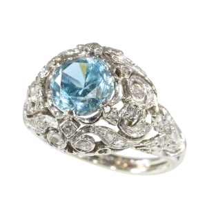 Vintage Platinum Ring with Blue Zircon – Mid-Century Elegance in Openwork Design