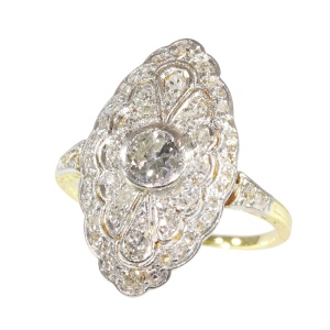 Vintage Diamond Ring with Belle Époque Touch – Crafted for Quiet Grandeur