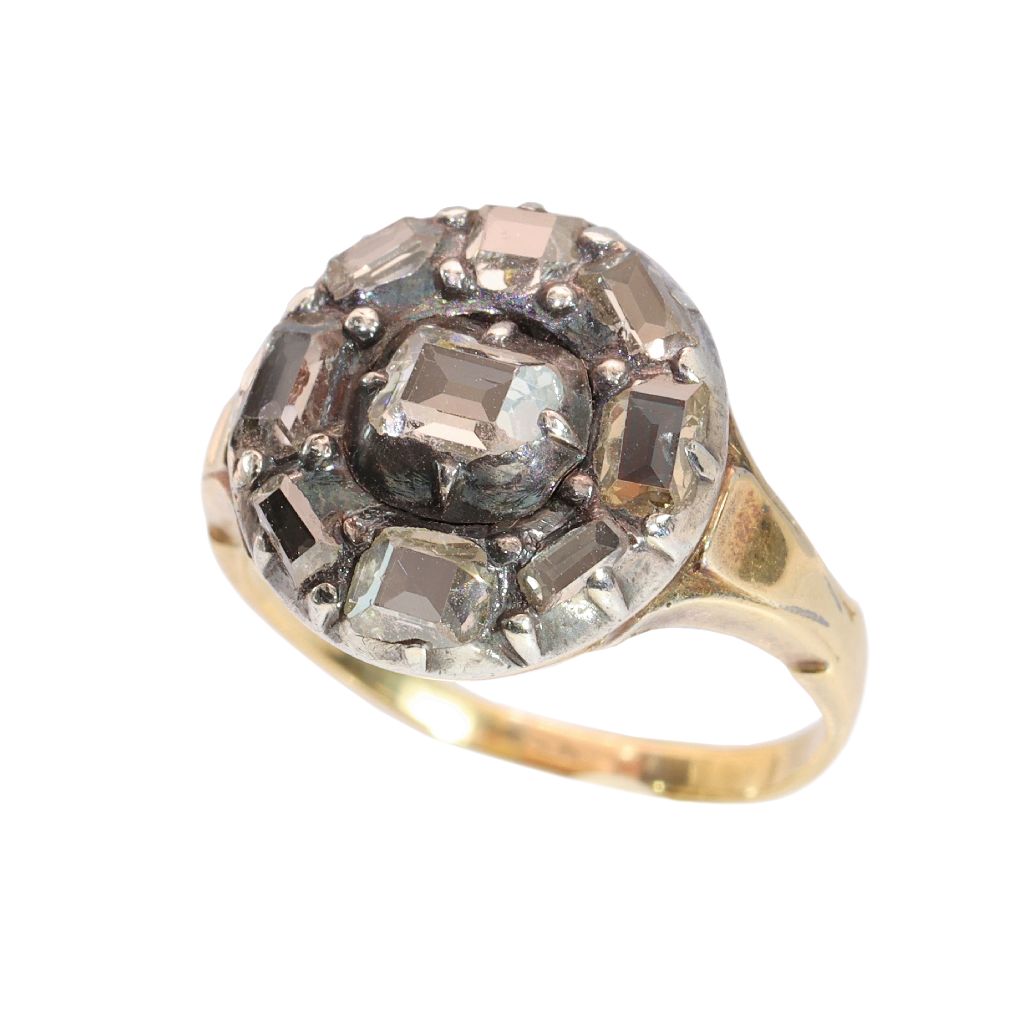 Table Cut Brilliance: A Rare Diamond Cluster Ring from circa 1600