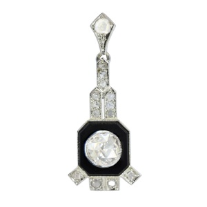 Circa 1930 Art Deco pendant, onyx plaque with a prominent rose cut diamond