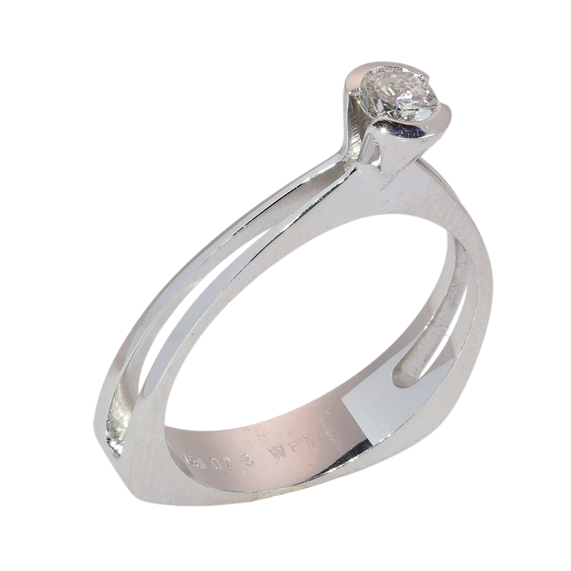 Circa 1970 18K White Gold Diamond Solitaire Ring